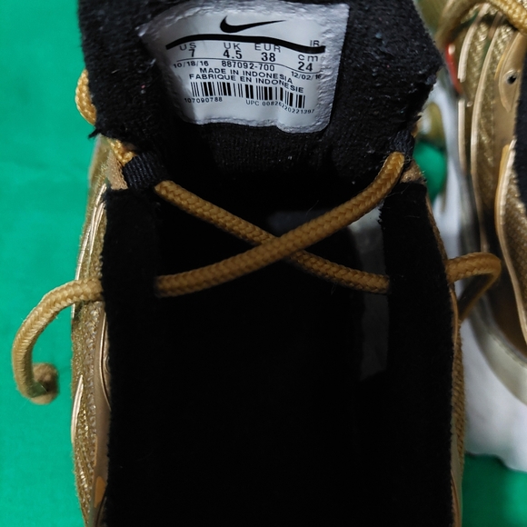 Sneaker - Picture 2 of 4